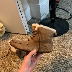 #uggs moccasin lightly worn size 7 W